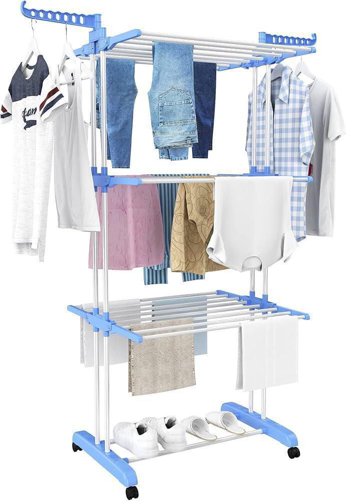 THREE LAYERS OF CLOTHES HANGER