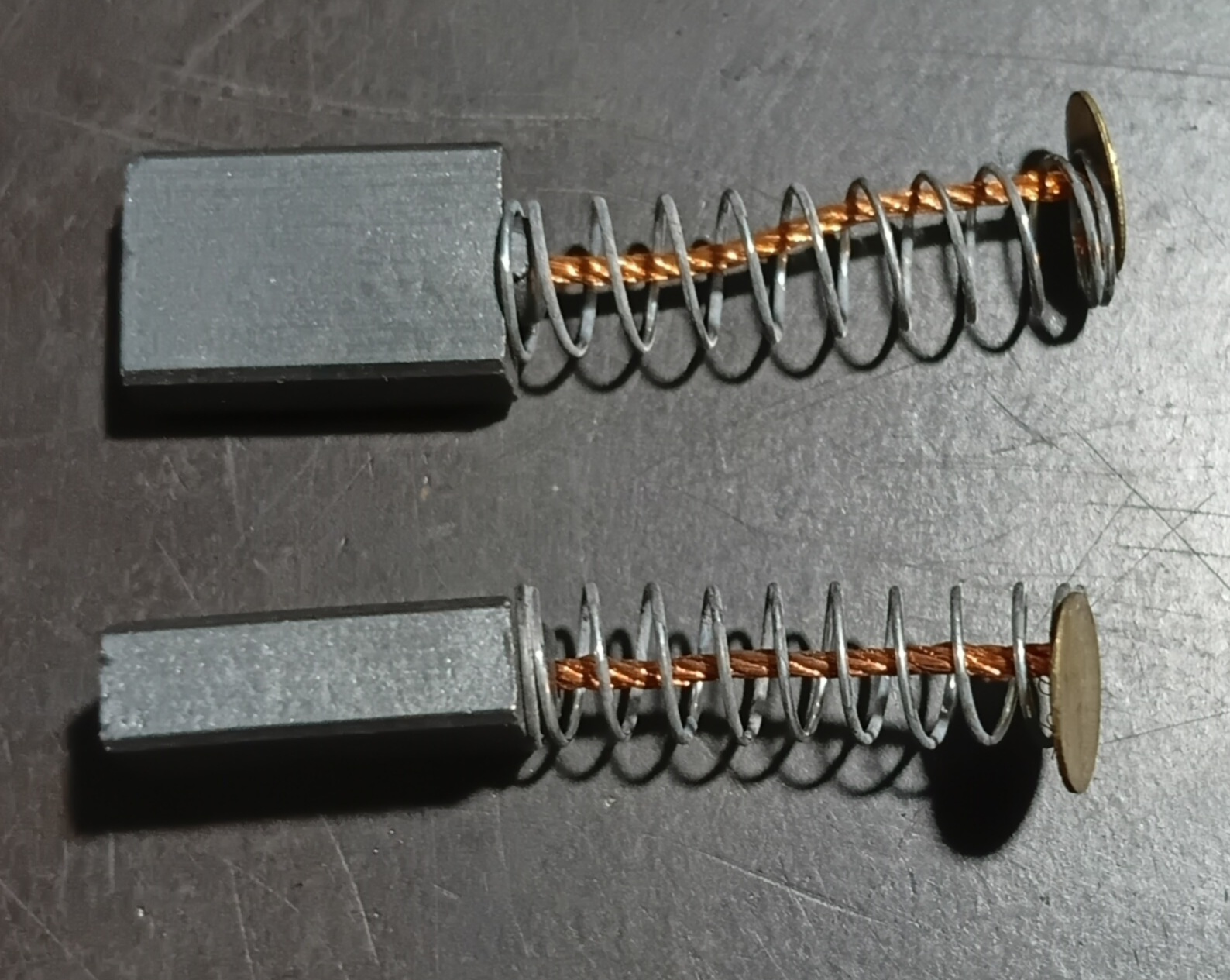 105 Quality Carbon Brush (Made in Taiwan) spring 15(L)x10(W)x5(H)mm| Carbon Brushes| Carpentry Tools & Equipment